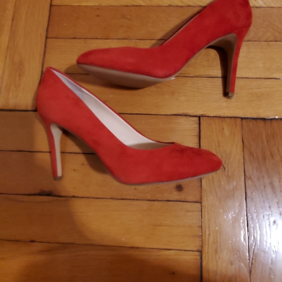 Shoes - Picture 2 of 3